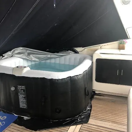 Hotel en barco Lady L Bateau 10 Metres Jacuzzi *