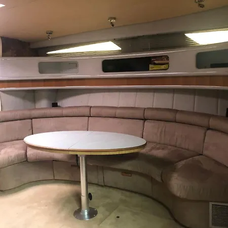 Hotel en barco Lady L Bateau 10 Metres Jacuzzi Saint-Laurent-du-Var